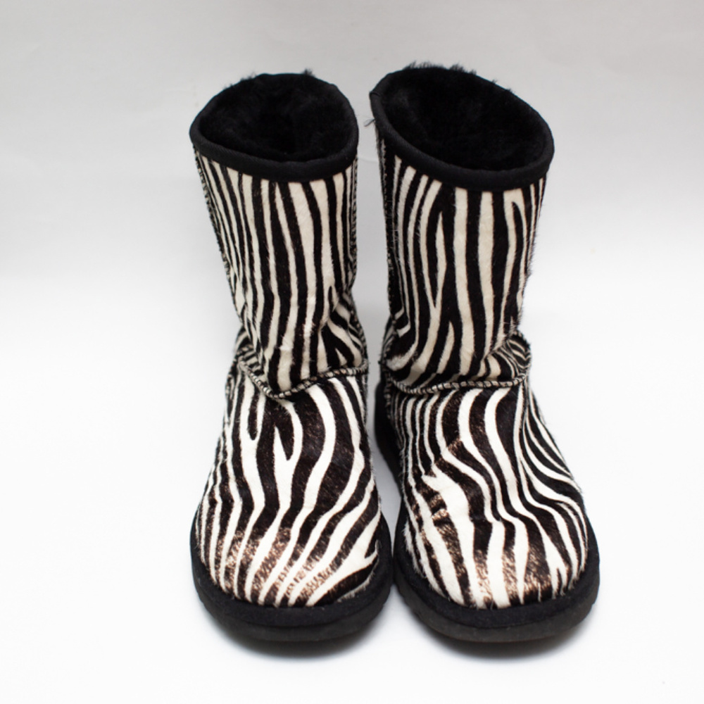 UGG Classic Short Exotic Women's Shoes Boots - Picture 2 of 4